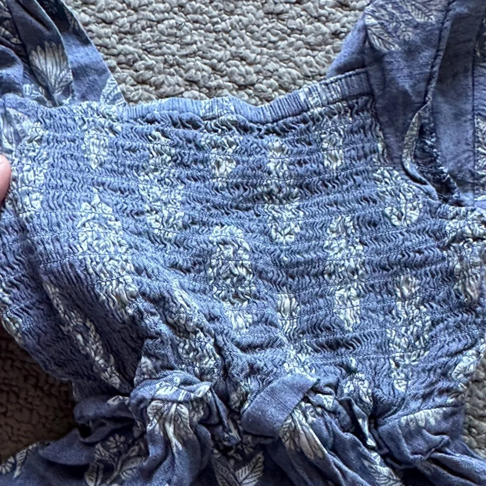 Old Navy Blue Floral Smocked Sundress for Girls - Picture 3 of 3